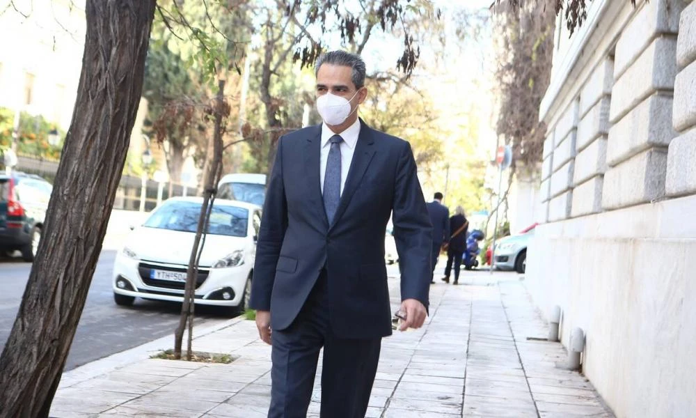 Θετικός στον κορονοϊό ο υφυπουργός Παιδείας Άγγελος Συρίγος